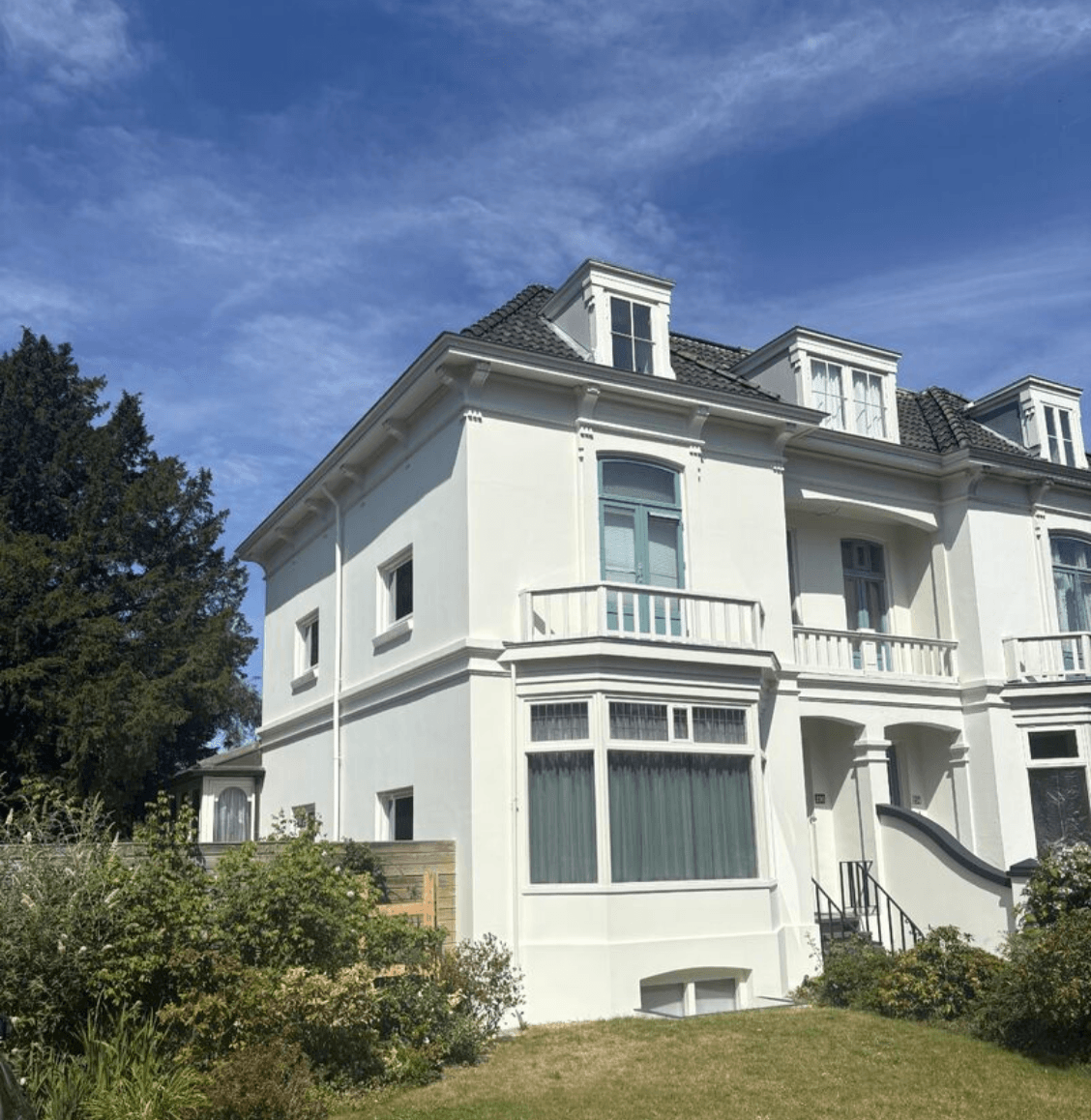 Afbeelding voor: Rénovation complète de façade : réparer et finir professionnellement une façade extérieure endommagée.